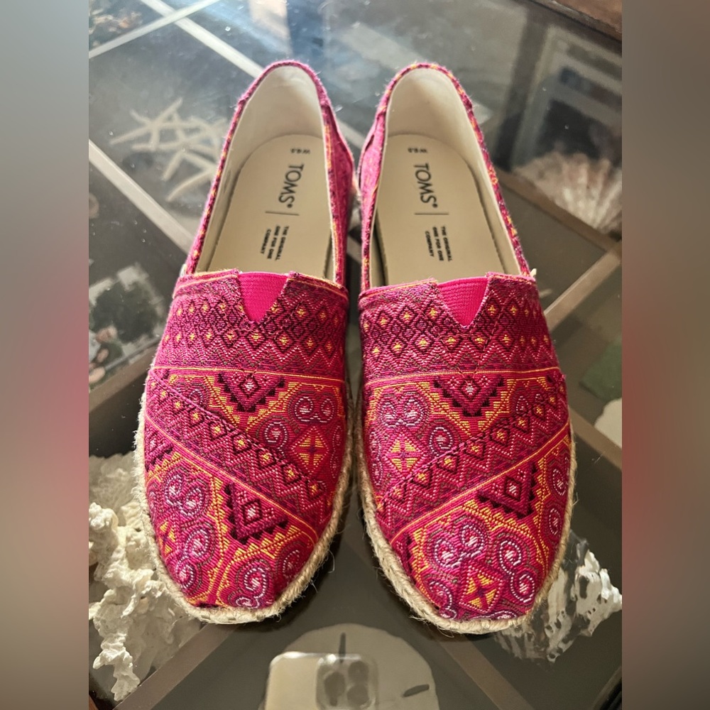 TOMS Alpargata Rope Hmong inspired - Size 6.5